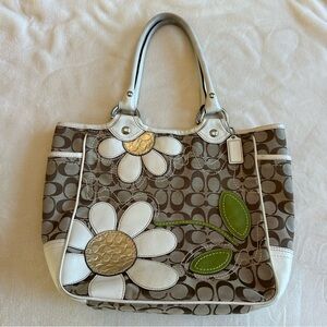 YK2 Coach Signature Bleecker Daisy Tote